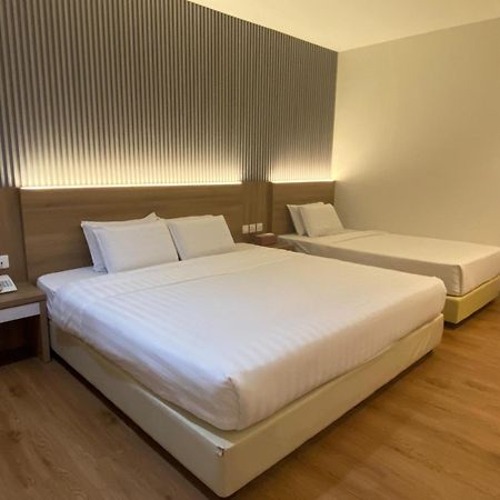 Lovina Inn - Nagoya Batam Exterior foto